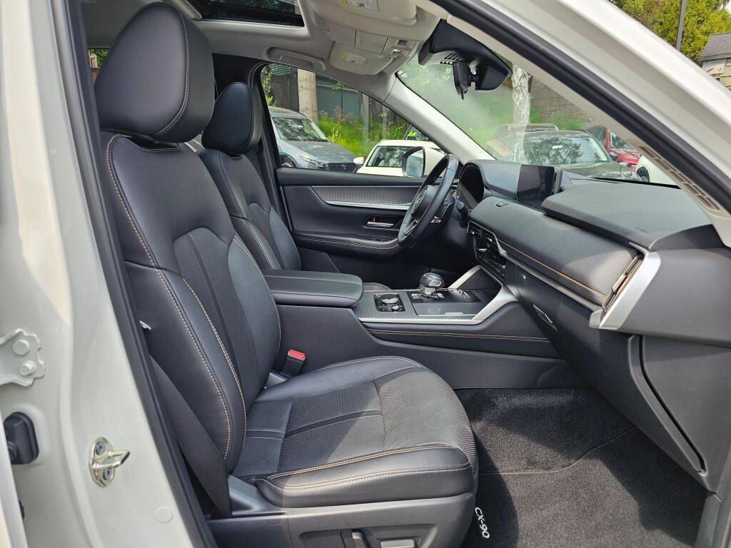 Certified 2024 MAZDA CX-90 Plug-In Hybrid w/ Preferred AWD/4WD image 11