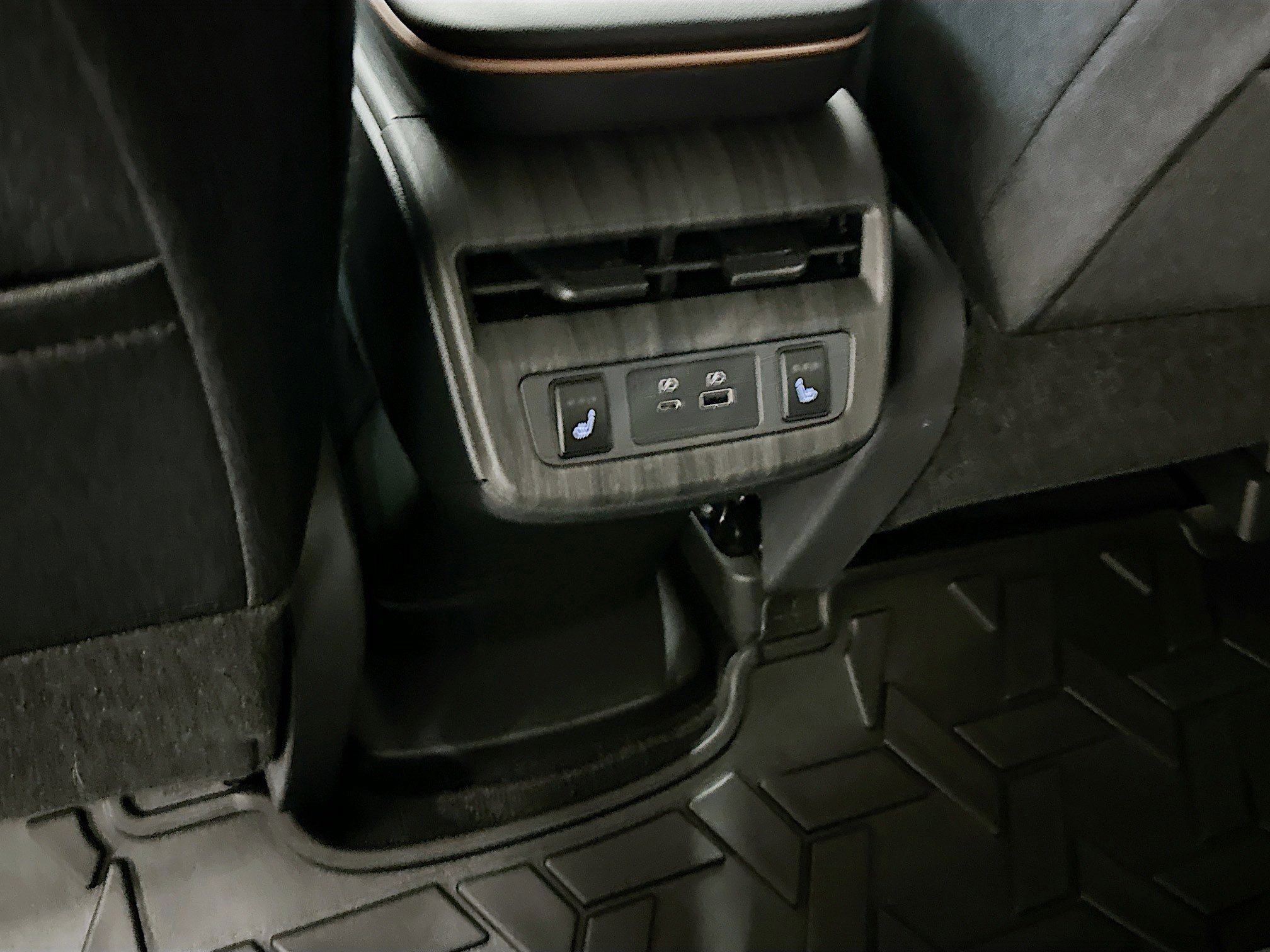 Used 2023 Nissan Ariya AWD image 28