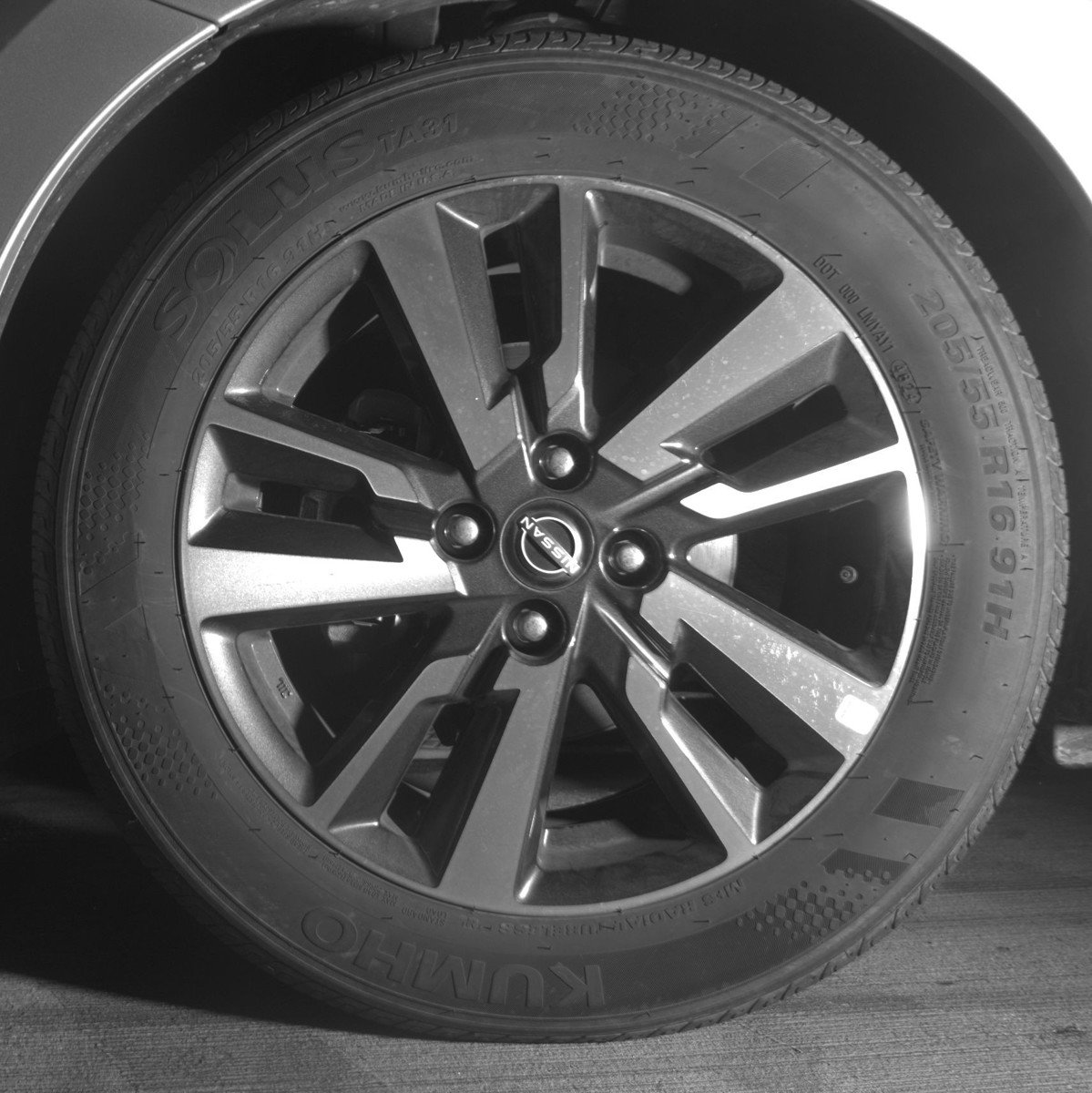 Used 2025 Nissan Versa SV image 12