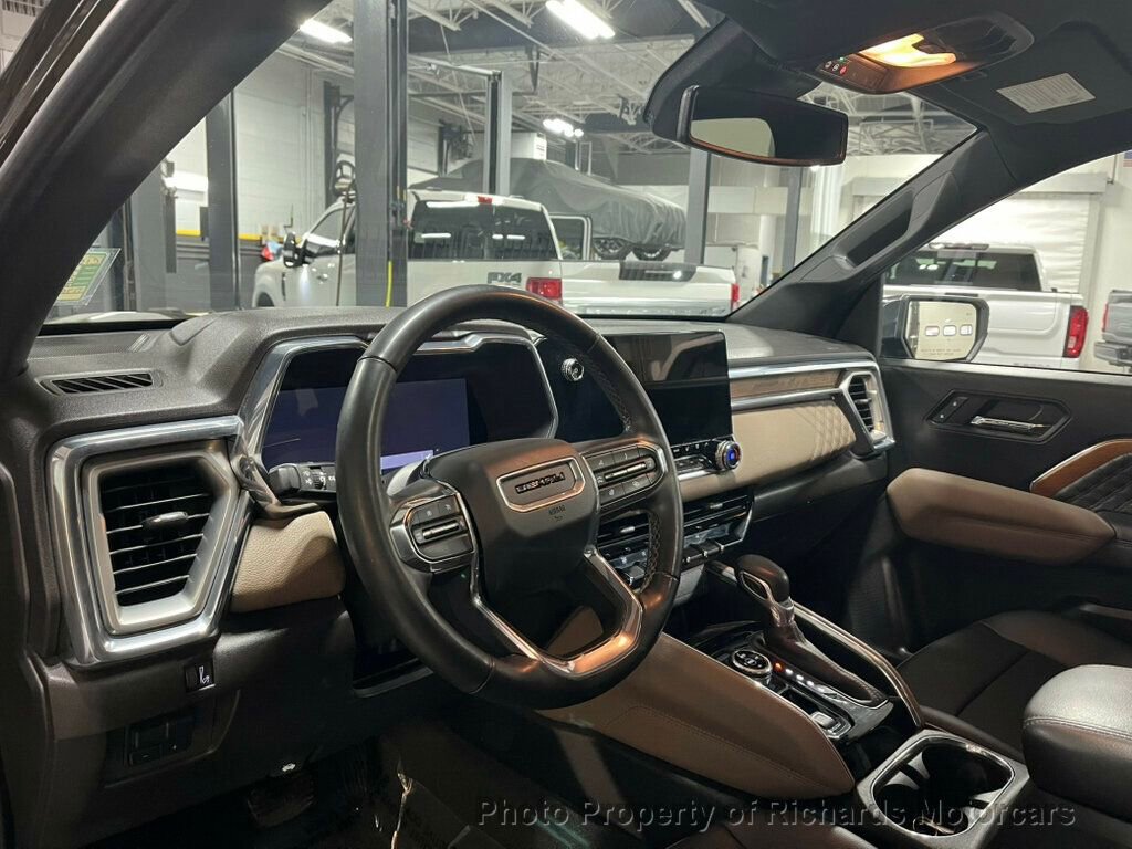Used 2023 GMC Canyon Denali image 15