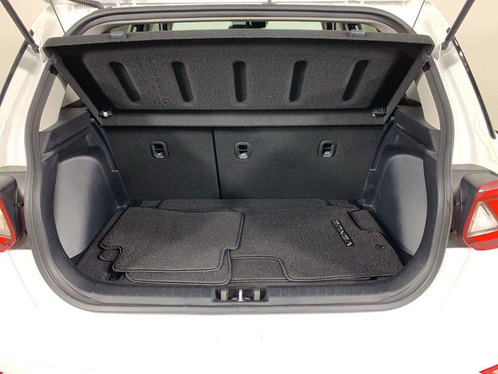 Used 2022 Hyundai Venue SEL image 13
