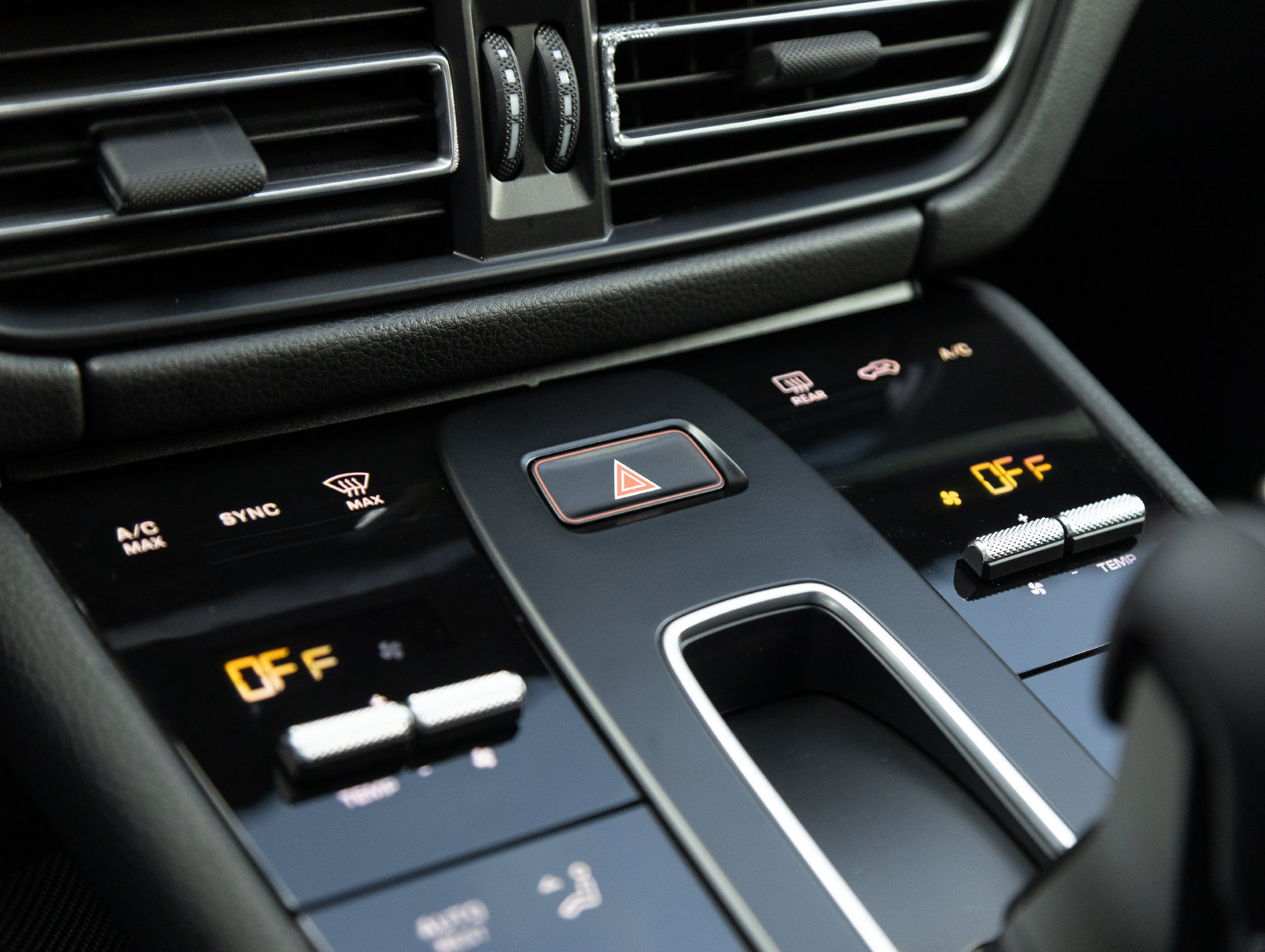 New 2026 Porsche Macan AWD/4WD image 26