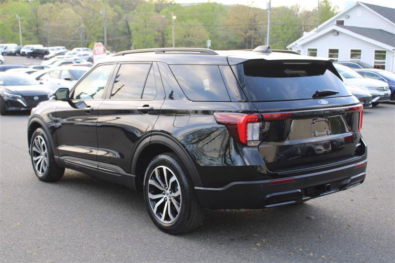 Used 2025 Ford Explorer ST-Line AWD/4WD image 6