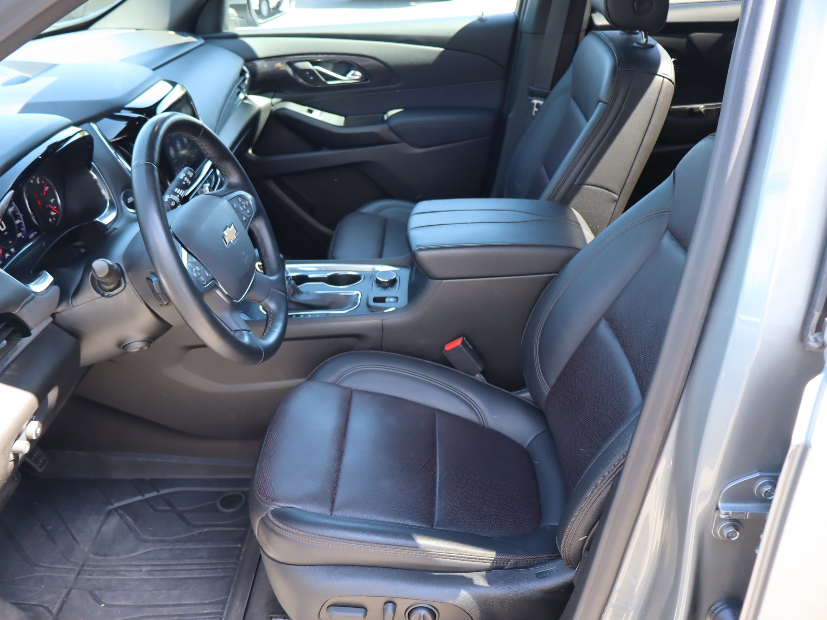 Certified 2023 Chevrolet Traverse High Country AWD/4WD image 16