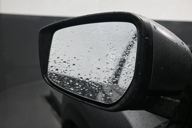 Used 2023 Nissan Kicks SV FWD image 5