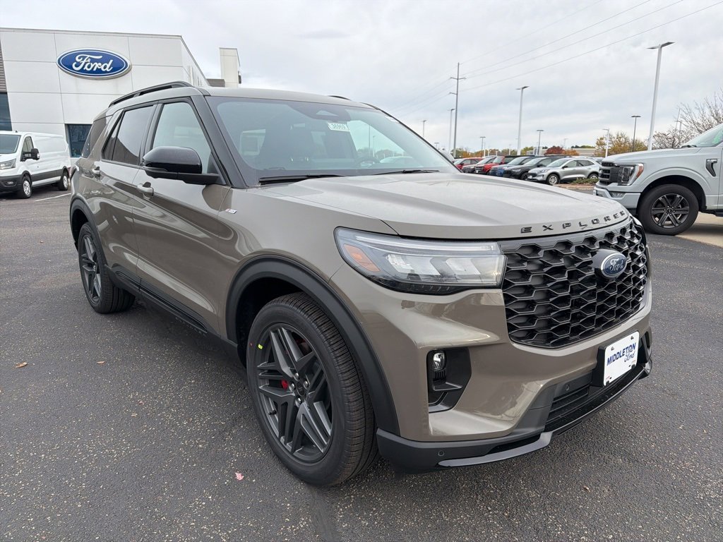 New 2026 Ford Explorer ST-Line w/ ST-Line Street Pack image 3