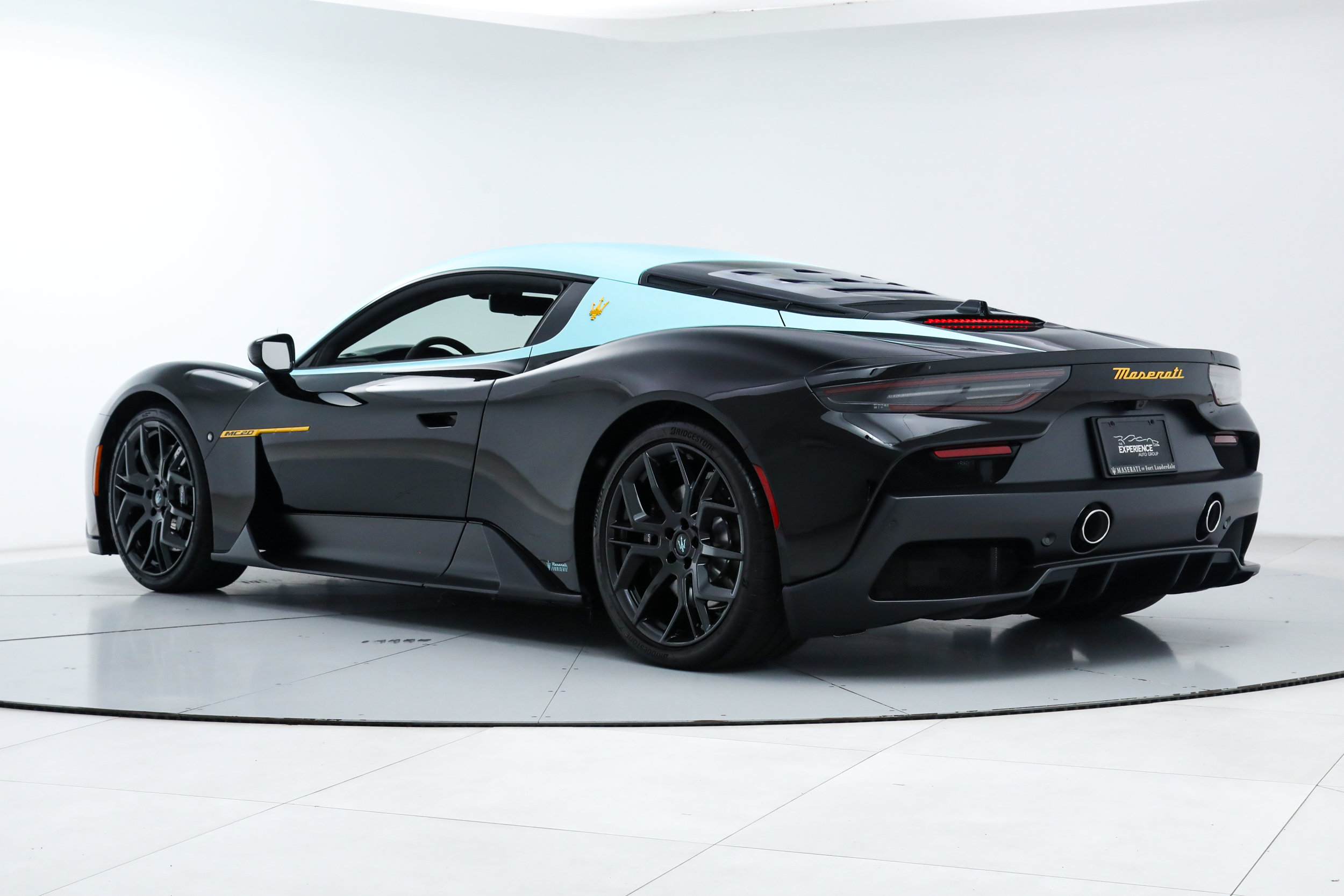 Used 2025 Maserati MC20 Coupe RWD image 4