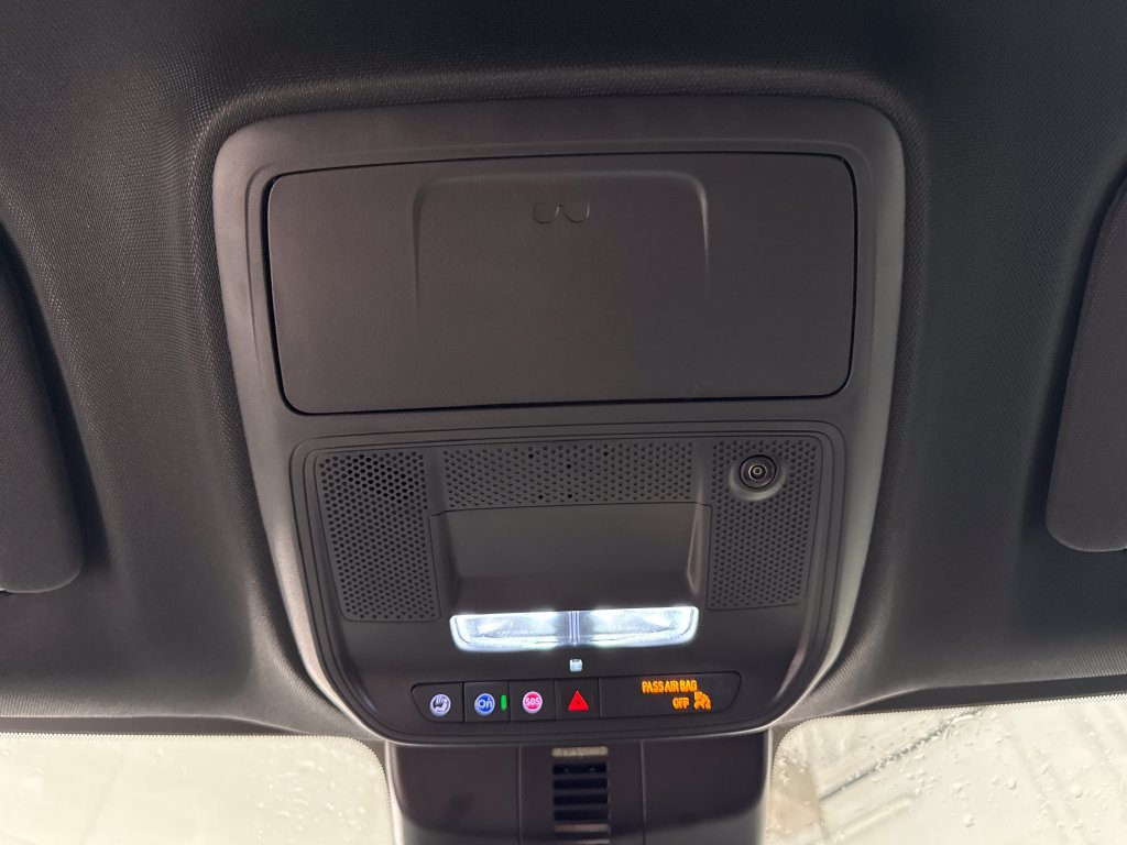 New 2027 Chevrolet Traverse LT w/ Driver Confidence Package FWD image 19
