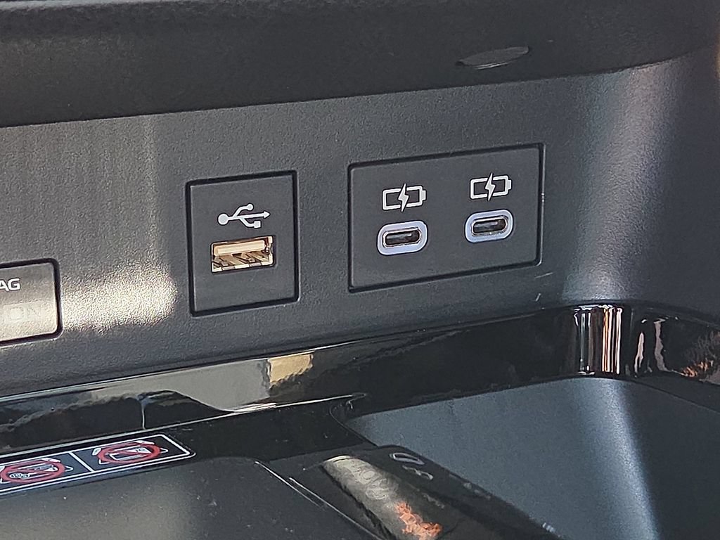 New 2026 Toyota Camry Hybrid FWD image 21