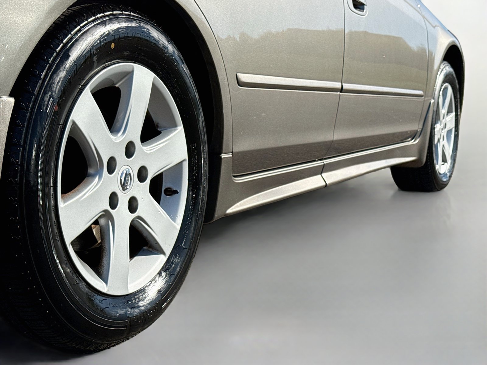 Used 2003 Nissan Altima 2.5 SL FWD image 9