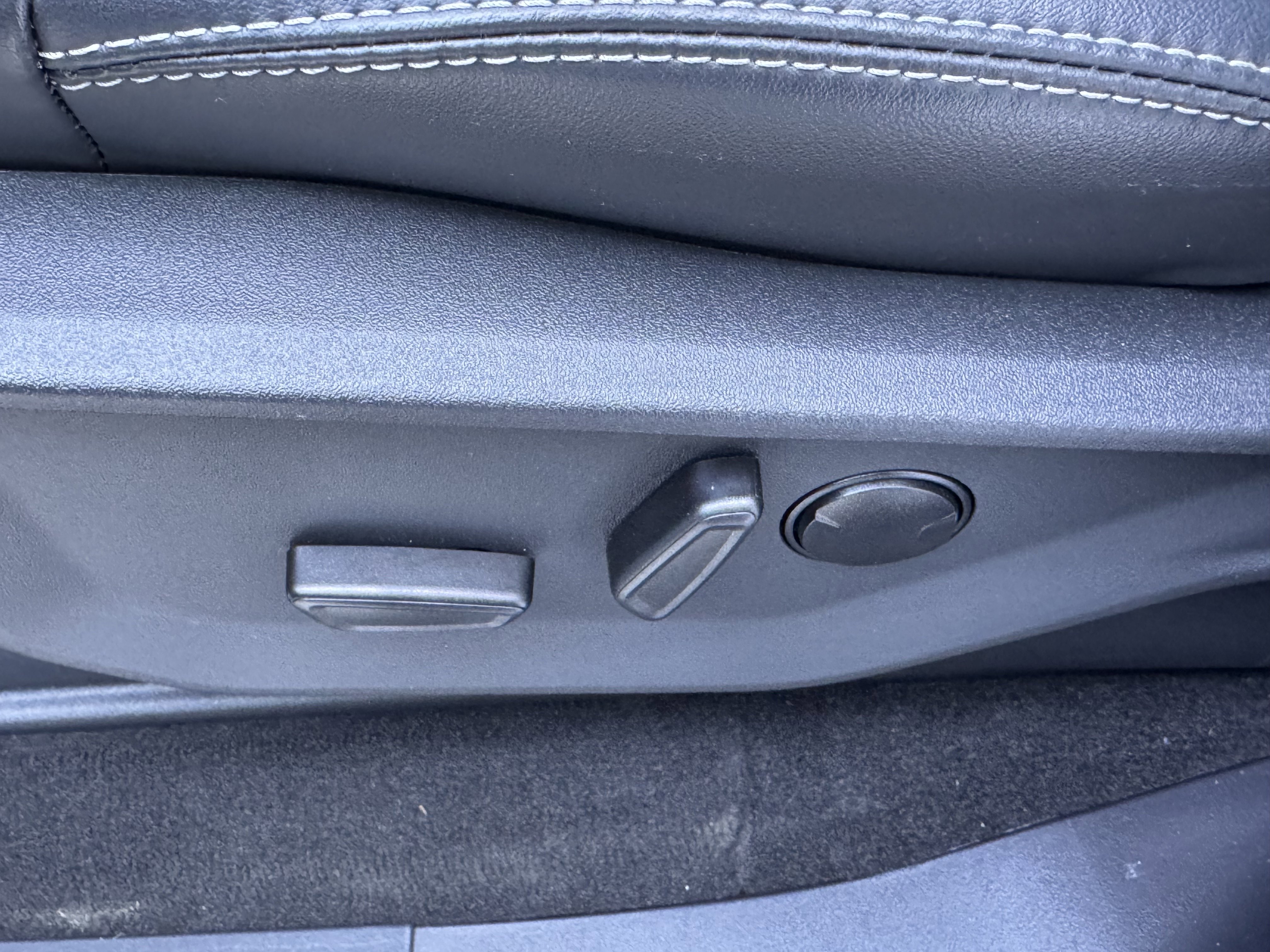 New 2025 Ford Expedition Max Platinum w/ Stealth Performance Package image 10