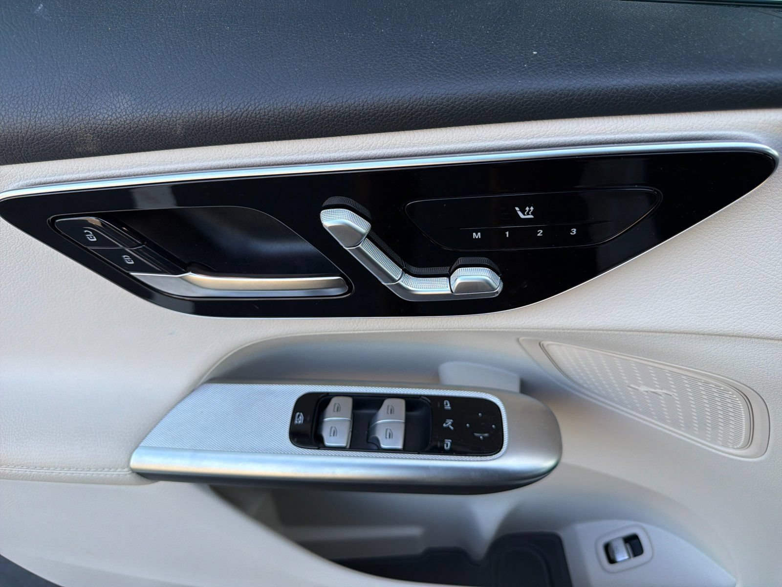 Used 2016 Mercedes-Benz GLC 300 4MATIC image 10