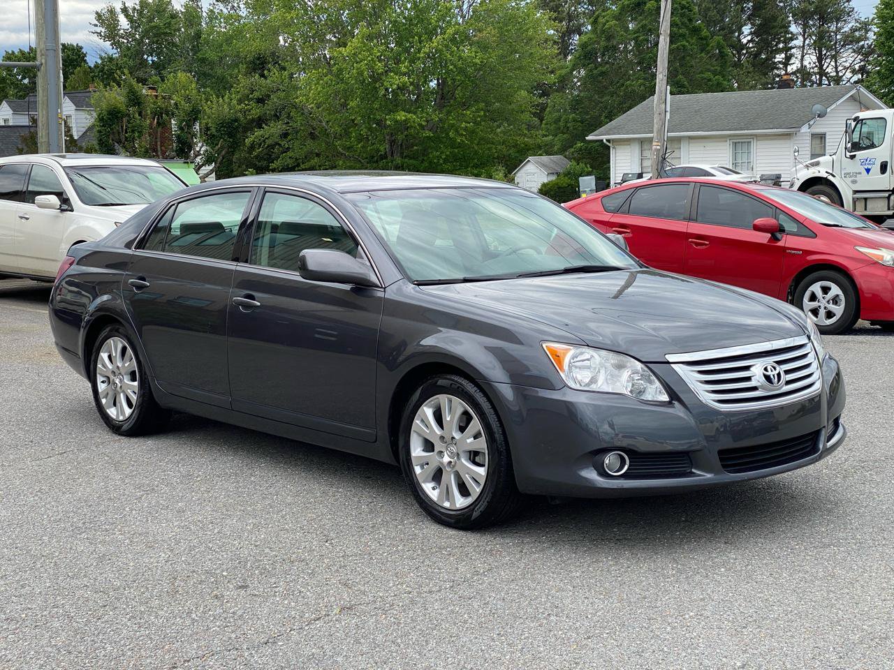 Used 2010 Toyota Avalon FWD image 4