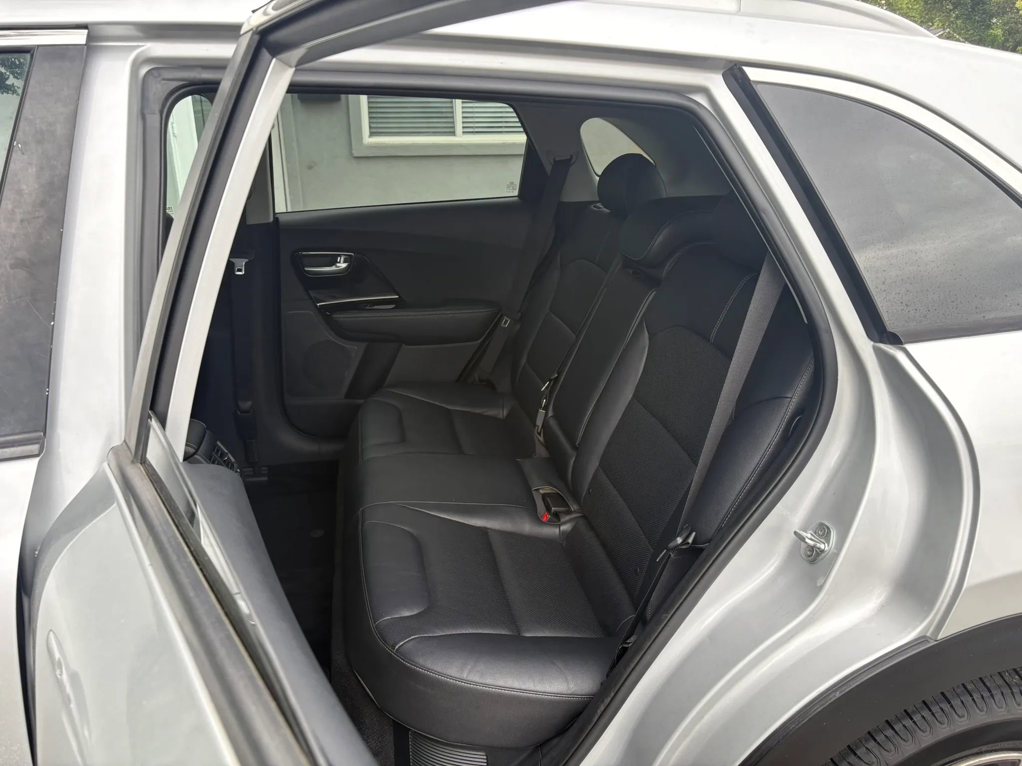 Used 2018 Kia Niro EX Premium image 12