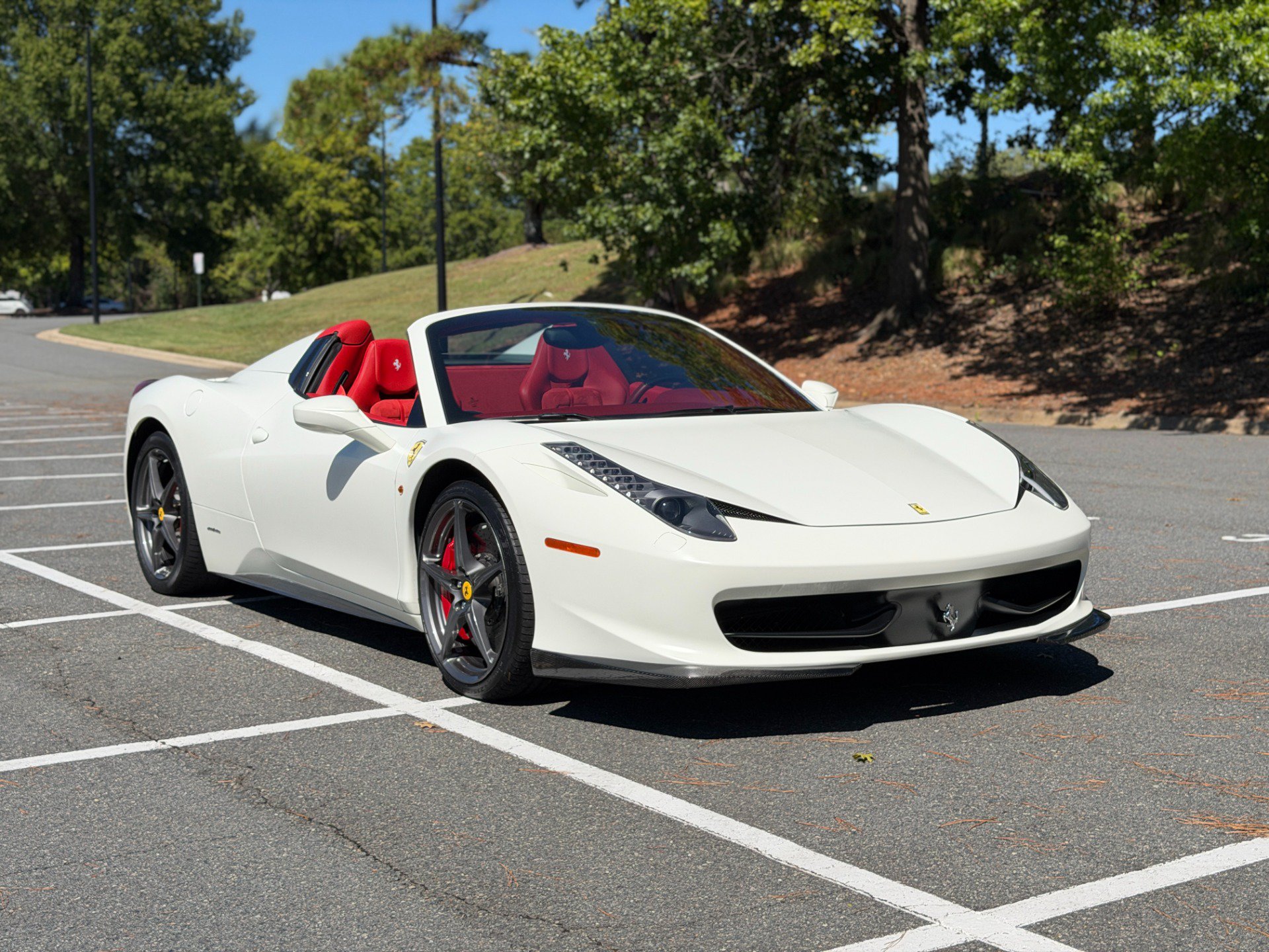 Used 2015 Ferrari 458 Spider RWD image 16