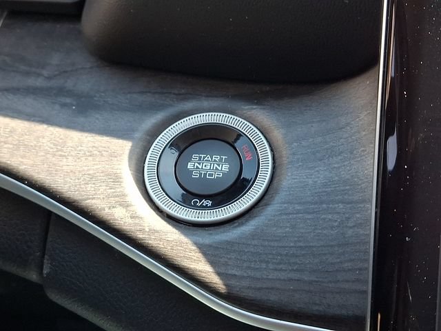 Used 2022 Jeep Grand Cherokee L Limited w/ Luxury Tech Group II AWD/4WD image 26