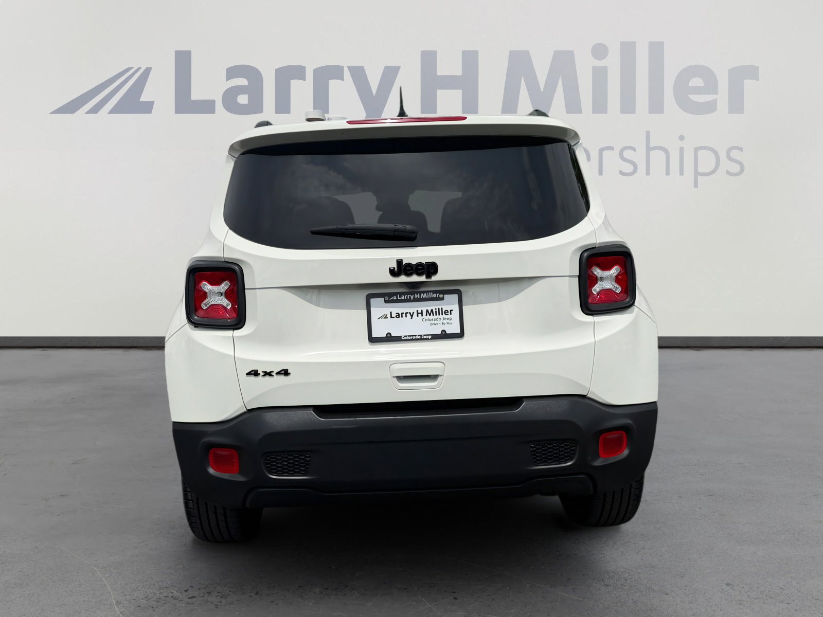 Used 2023 Jeep Renegade Altitude AWD/4WD image 4