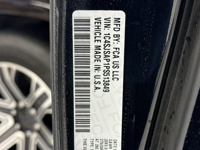 Used 2023 Jeep Wagoneer L 4WD w/ Premium Group I image 11