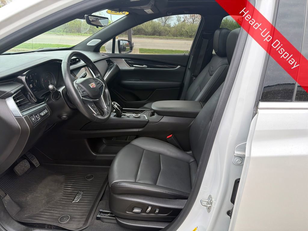 Used 2023 Cadillac XT5 Premium Luxury w/ Technology Package AWD/4WD image 11