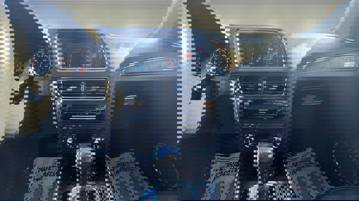 Used 2017 Audi Q5 2.0T Premium Plus w/ Technology Package image 10