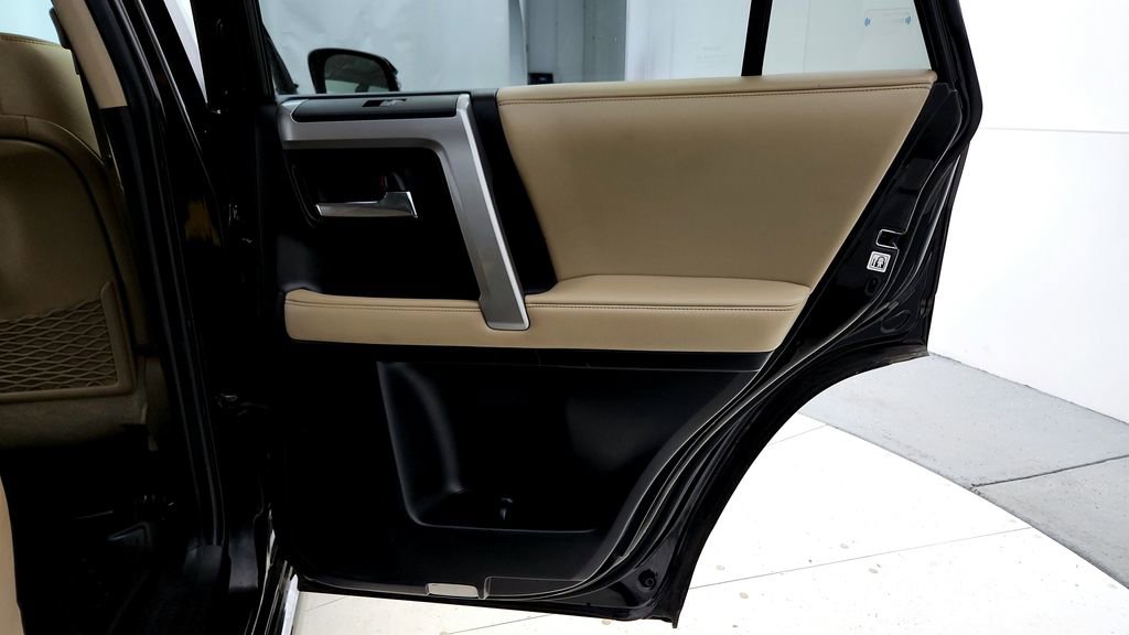 Used 2015 Toyota 4Runner Limited AWD/4WD image 18