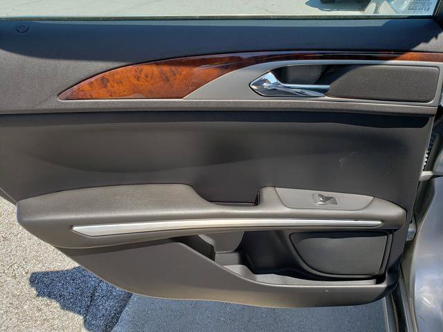 Used 2013 Lincoln MKZ FWD image 14