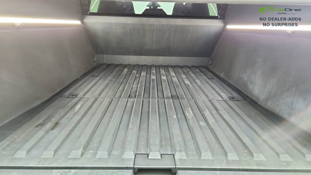 Used 2024 Tesla Cybertruck Cyberbeast AWD/4WD image 15