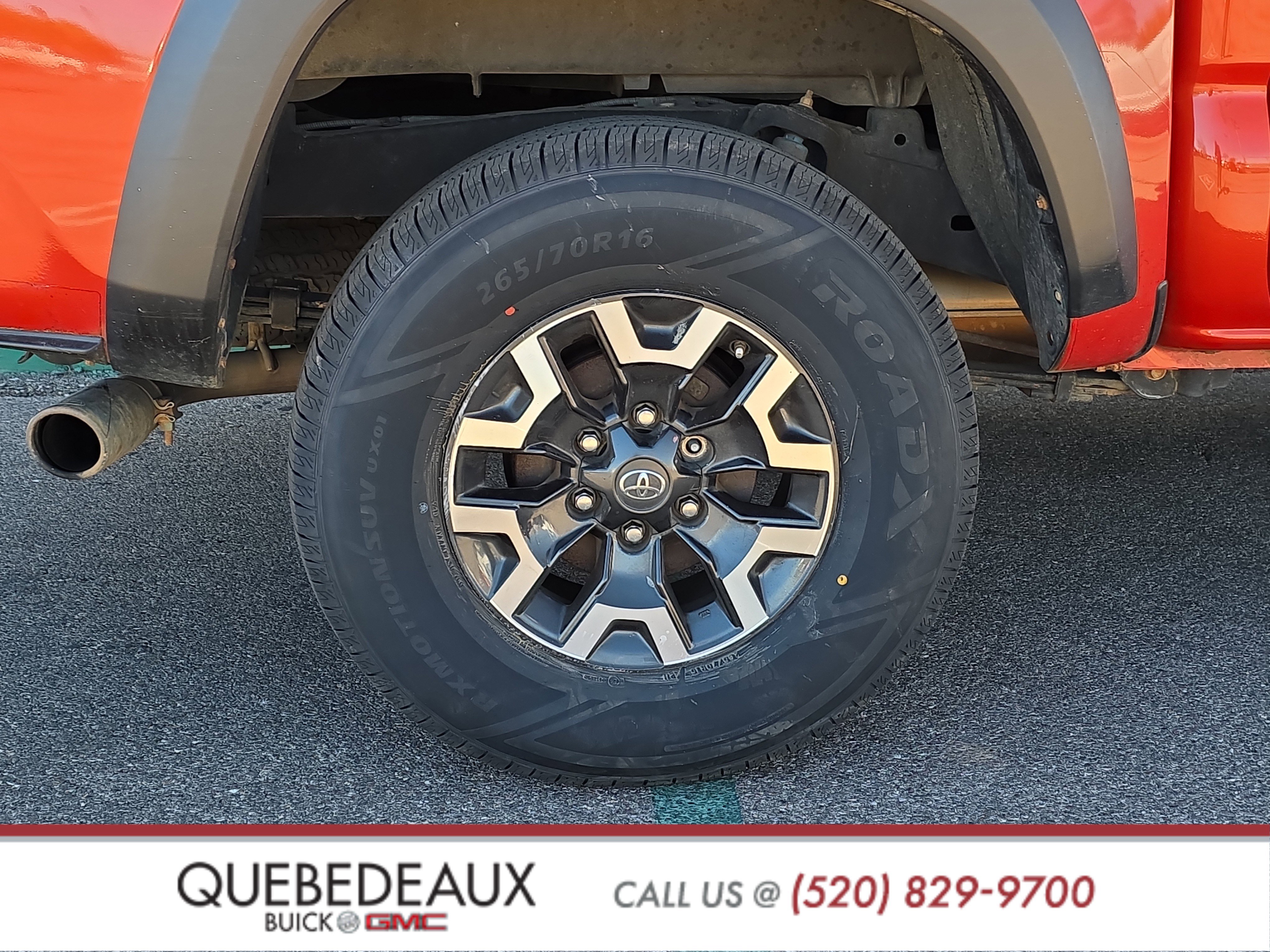 Used 2018 Toyota Tacoma TRD Off-Road w/ Technology Package image 9