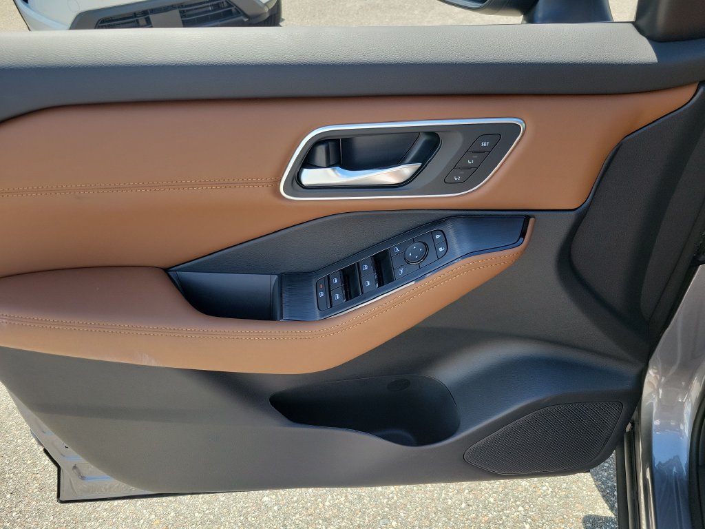 New 2026 Nissan Rogue Platinum AWD/4WD image 13