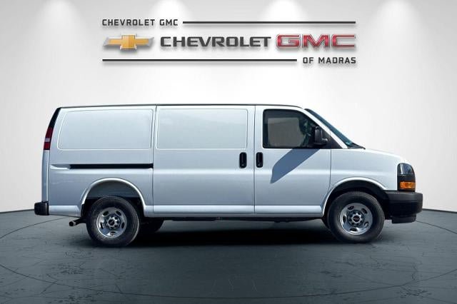 New 2026 GMC Savana 3500 w/ Driver Convenience Package RWD image 2