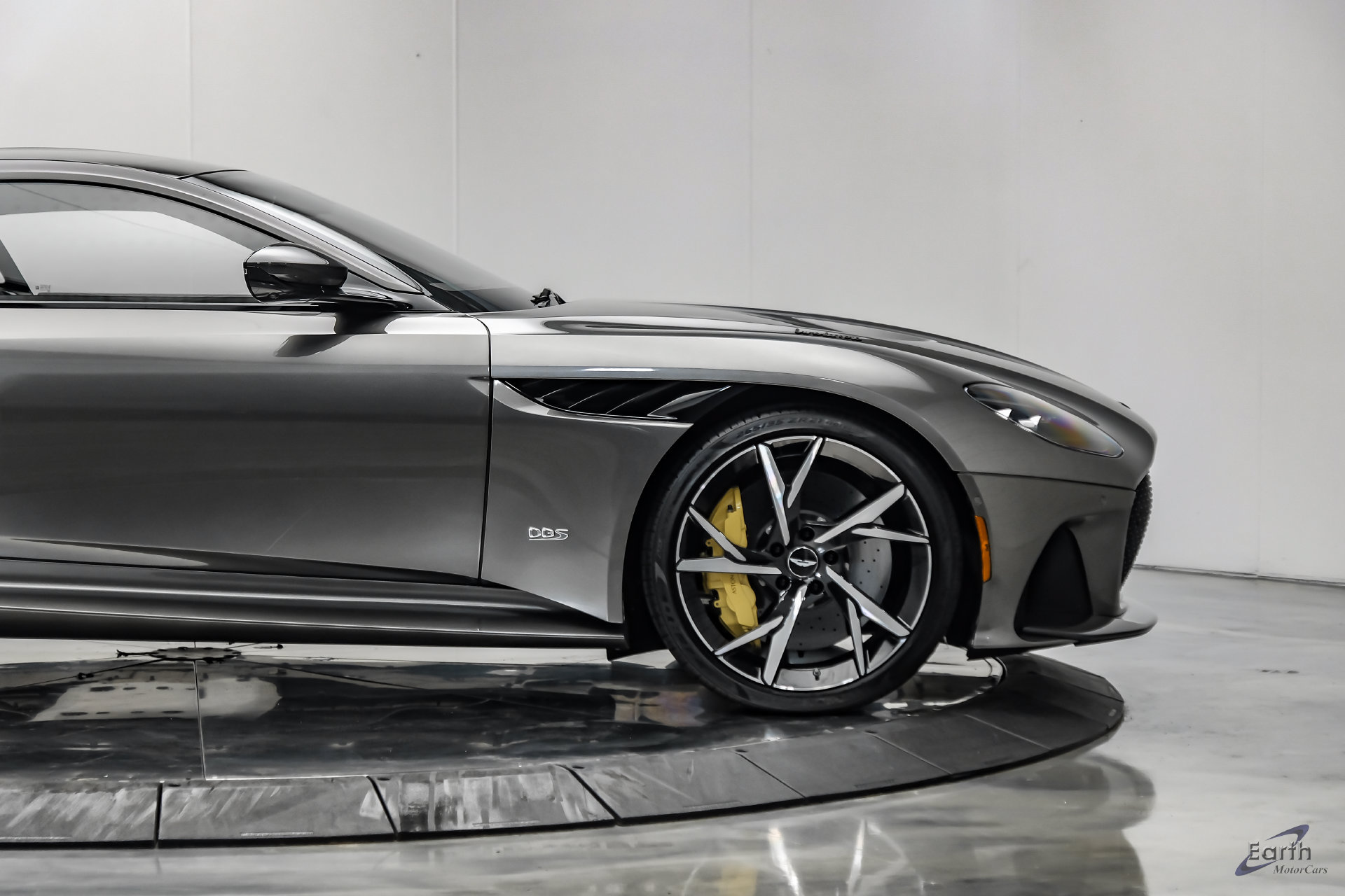 Used 2019 Aston Martin DBS Superleggera RWD image 24