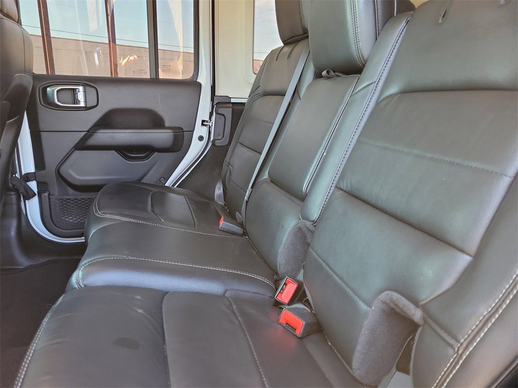 Used 2022 Jeep Wrangler Unlimited Sahara w/ Cold Weather Group image 9