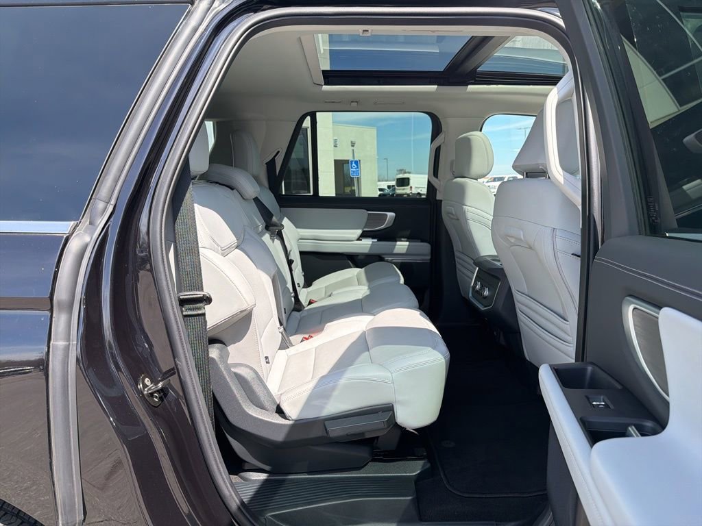 Certified 2025 Ford Expedition Max Platinum image 19