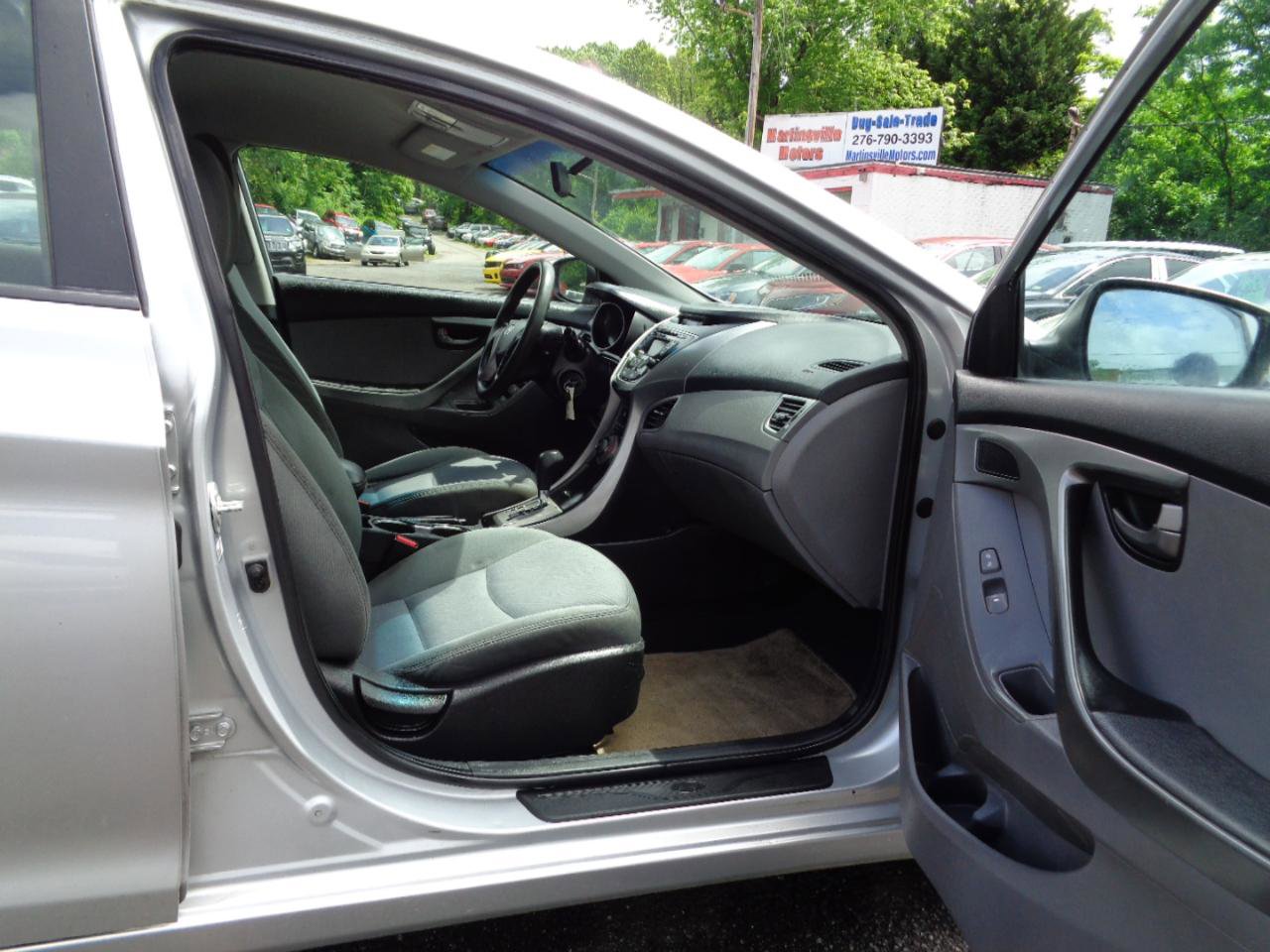 Used 2013 Hyundai Elantra GLS FWD image 11