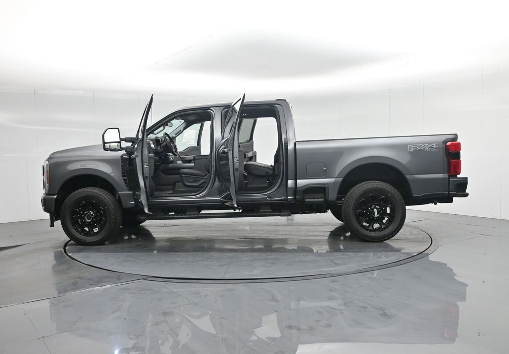 New 2026 Ford F250 Lariat w/ Black Appearance Package image 37