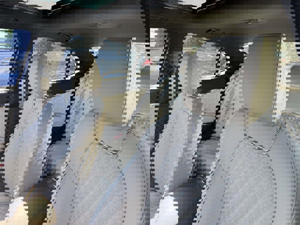 Used 2025 Genesis G70 3.3T Advanced w/ Sport Prestige Package image 18