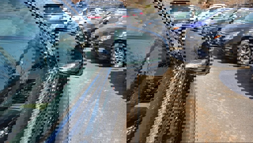 Used 2018 Jeep Cherokee Limited image 51