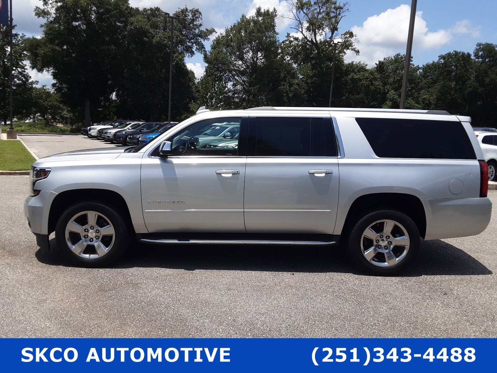 Used 2018 Chevrolet Suburban Premier RWD image 2