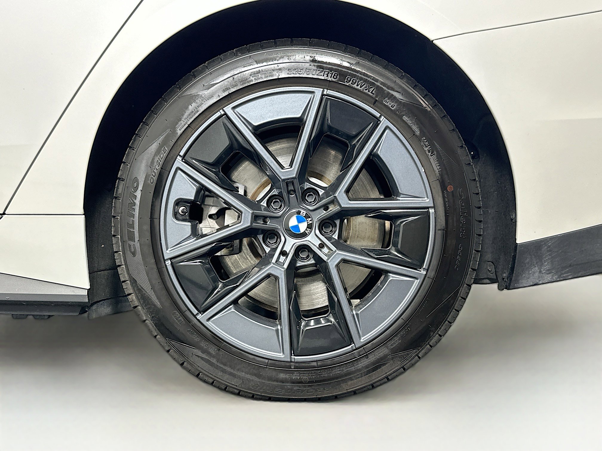 Used 2025 BMW i4 xDrive40i image 11