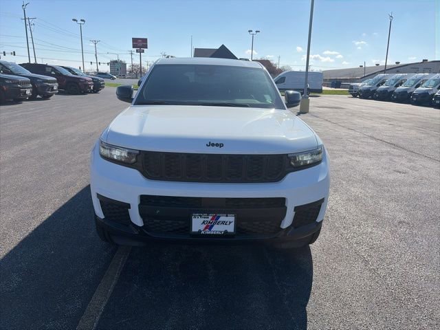 New 2025 Jeep Grand Cherokee L Altitude image 9