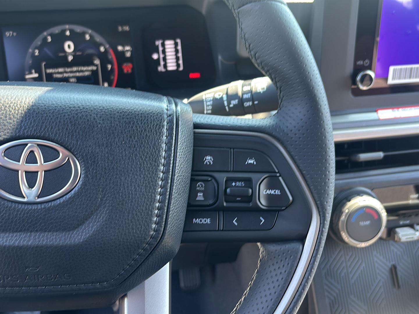 New 2026 Toyota 4Runner SR5 AWD/4WD image 25