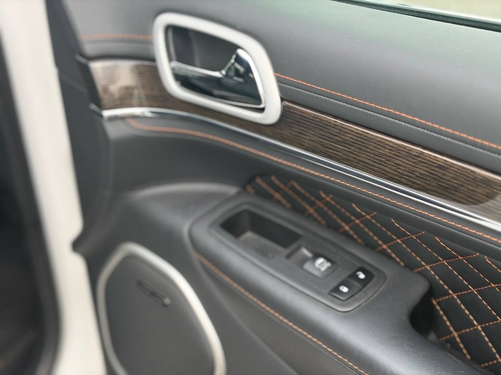 Used 2021 Jeep Grand Cherokee Summit AWD/4WD image 18