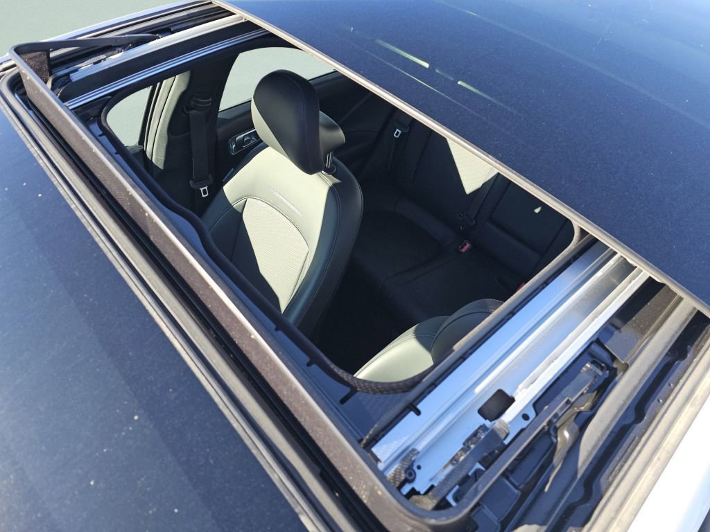 Used 2023 Hyundai Ioniq 6 Limited image 8