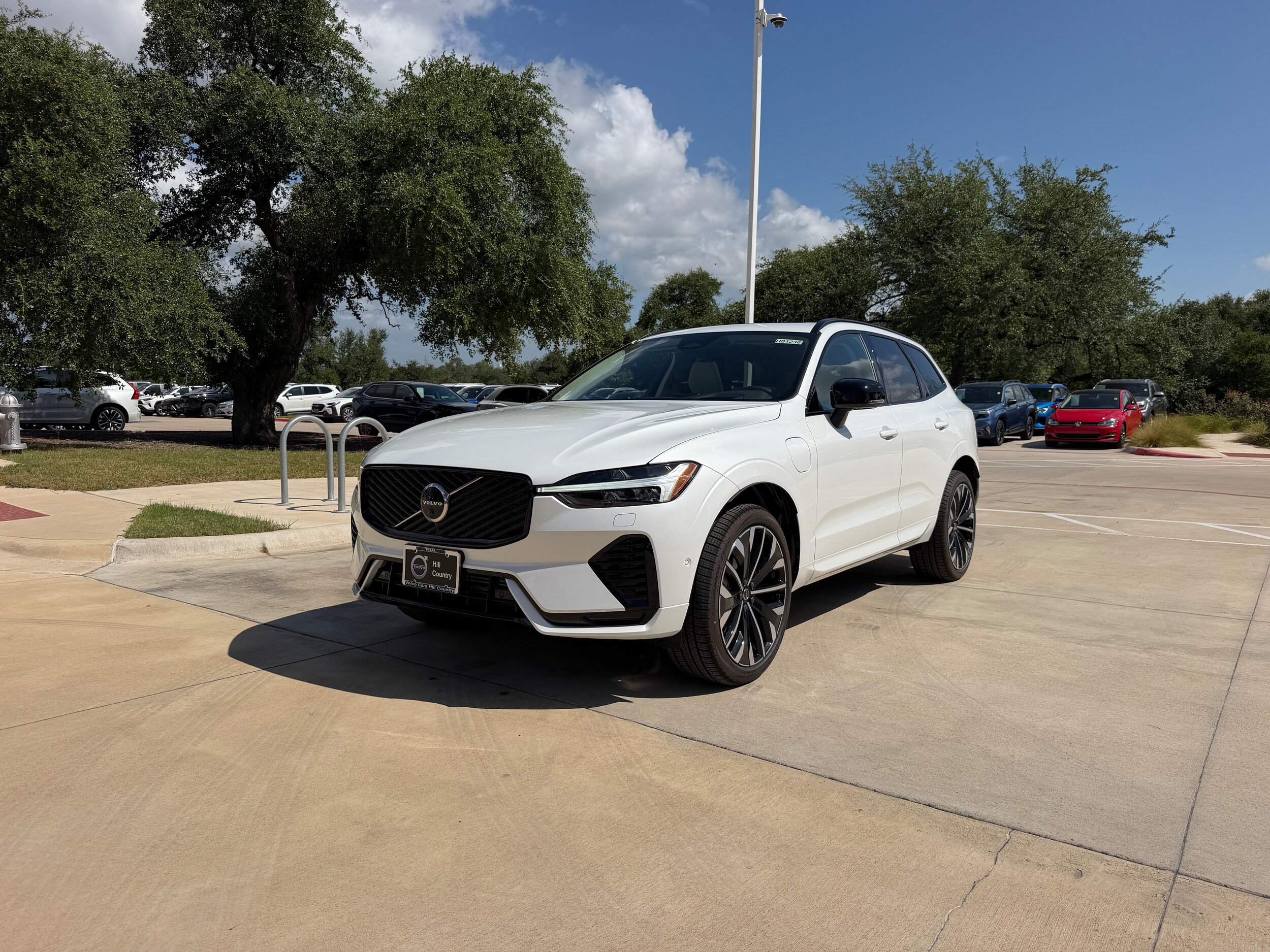 New 2026 Volvo XC60 T8 Ultra w/ Protection Package Premier AWD/4WD image 2