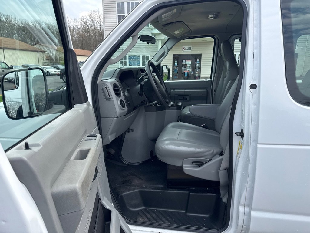 Used 2013 Ford E-350 and Econoline 350 XL w/ PWR Windows & Locks Group image 9