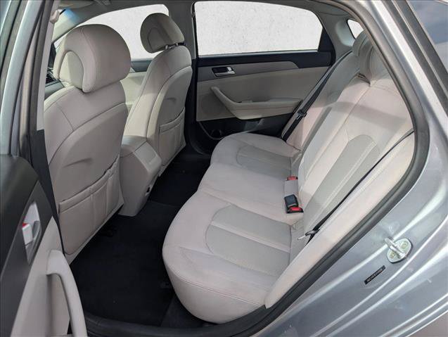 Used 2015 Hyundai Sonata SE FWD image 16