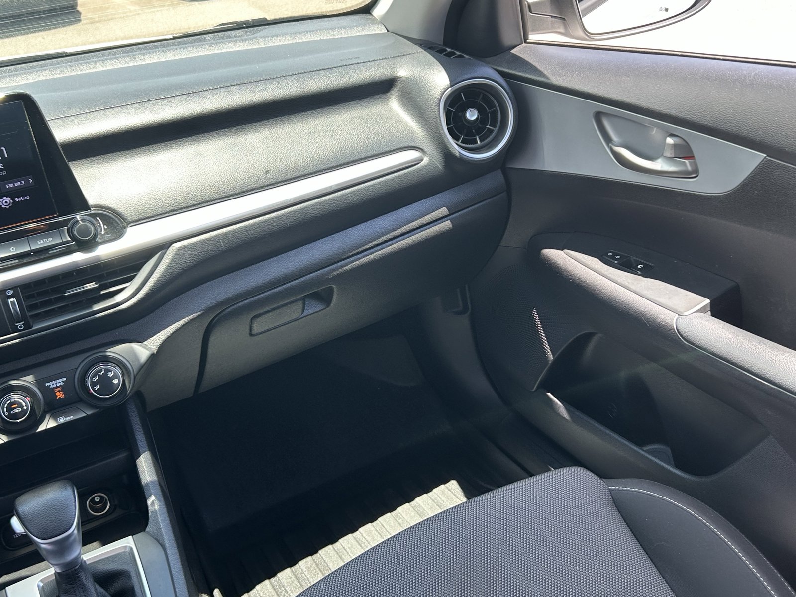 Used 2022 Kia Forte LXS FWD image 17