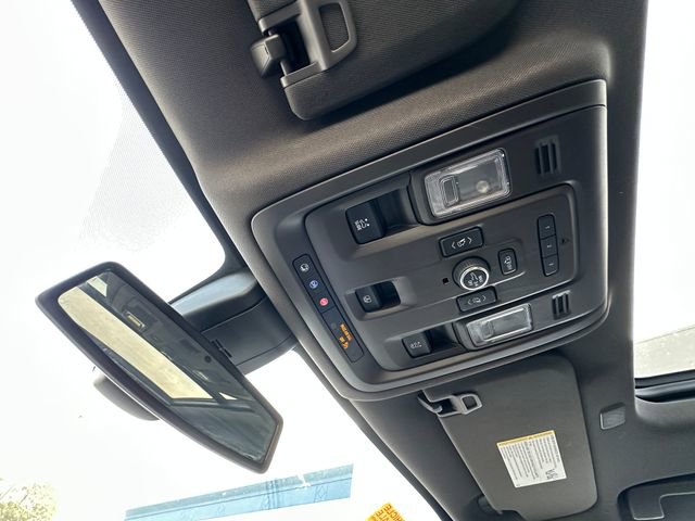 Used 2021 Chevrolet Suburban LT w/ LT Signature Package RWD image 32