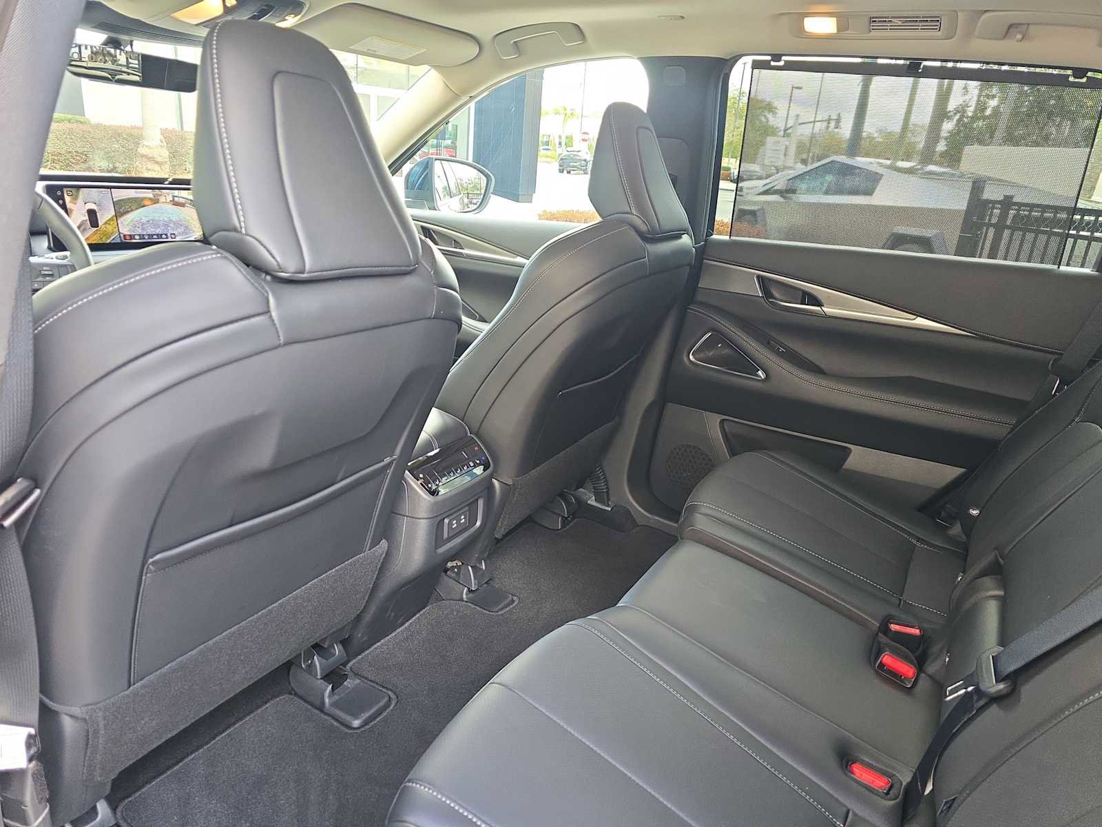 Certified 2026 INFINITI QX60 Luxe w/ Cargo Package image 12