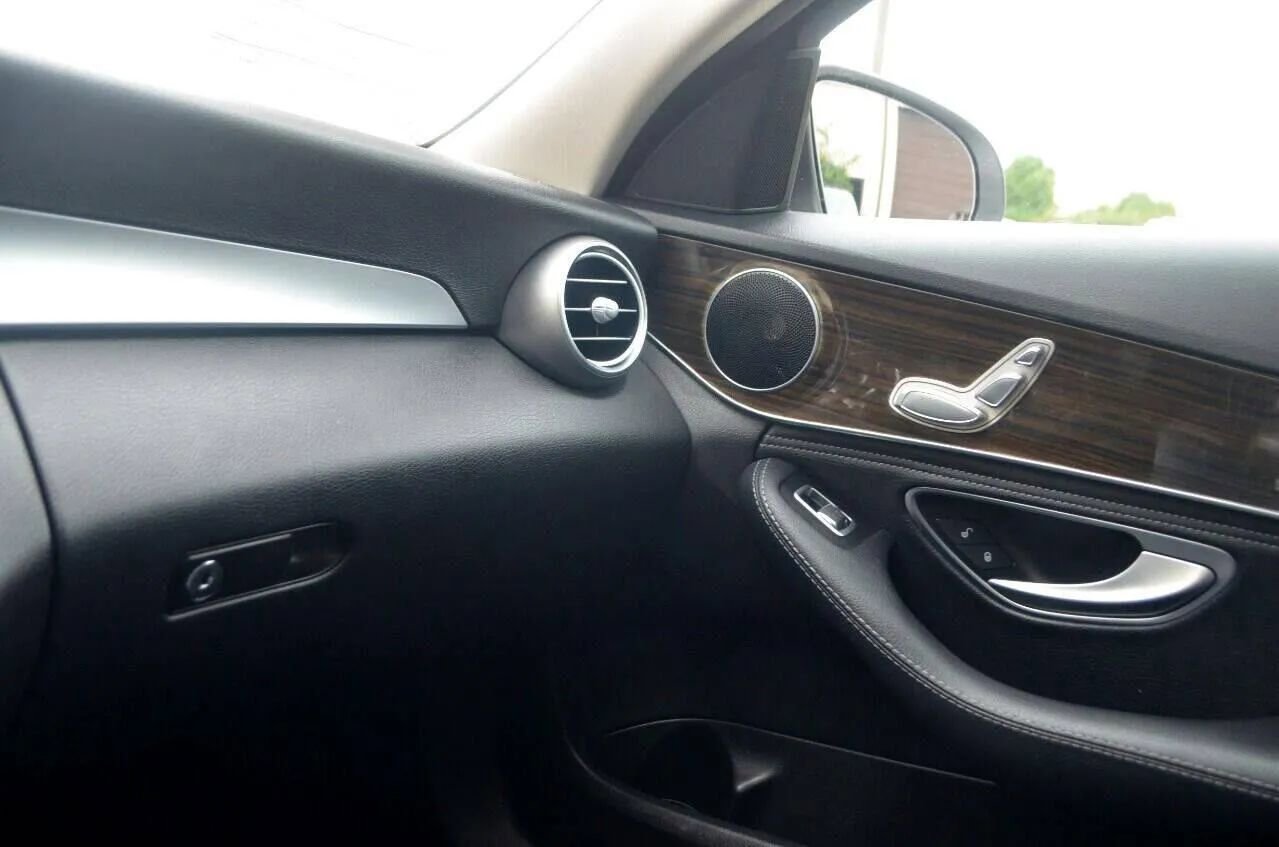 Used 2015 Mercedes-Benz C 300 Sedan image 44
